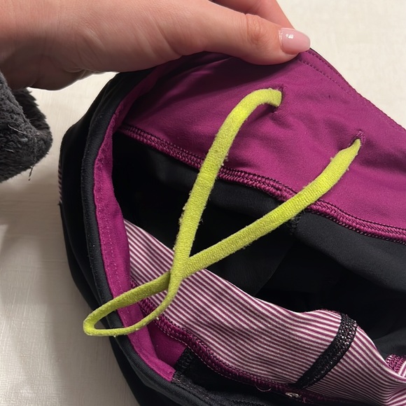 60. Lululemon Wet Dry Warm Capri Cropped Legging - Picture 6 of 6